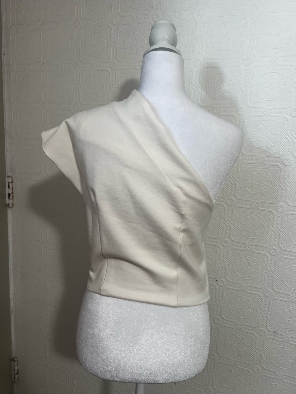 Express One-Shoulder Cream Top - Picture 3 of 4